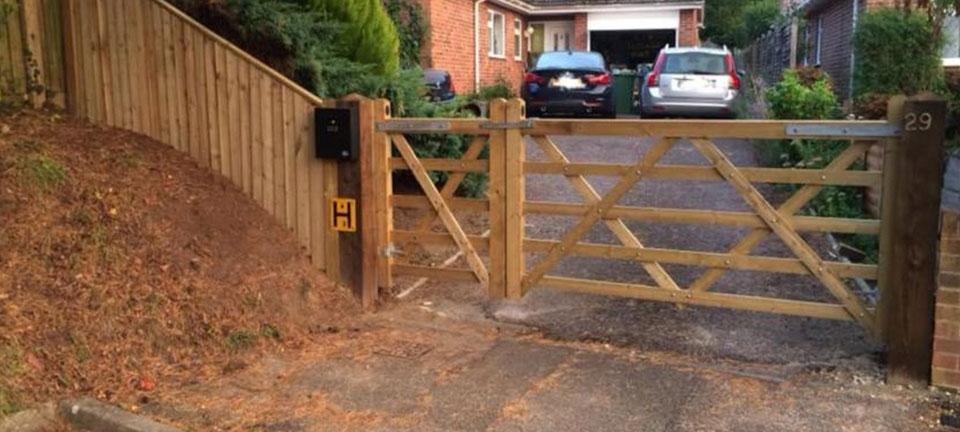 As experienced landscapers and fencing contractor, BN Fencing offer a wide variety of ground maintenance services,